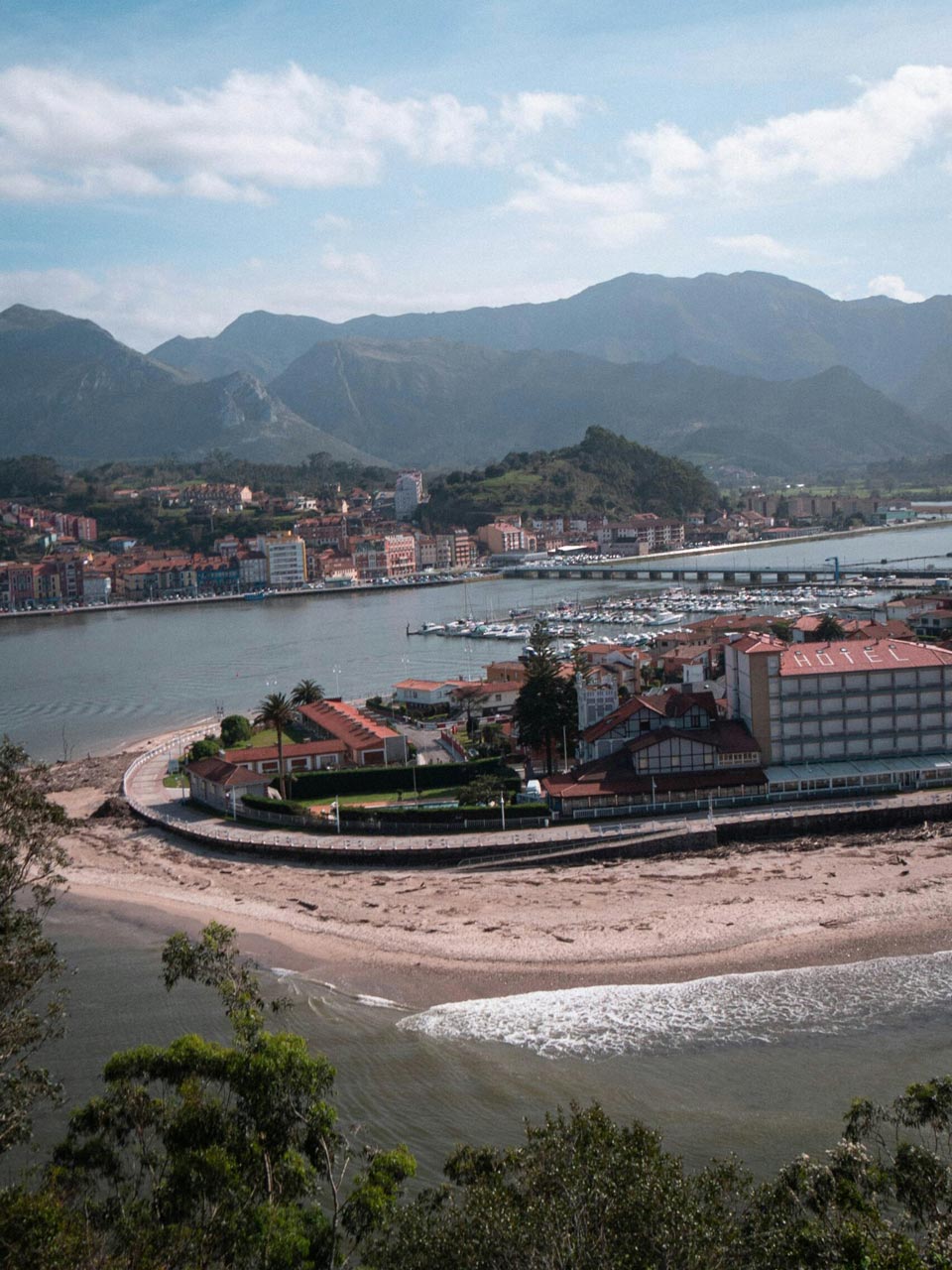 Visita Ribadesella, Asturias. España